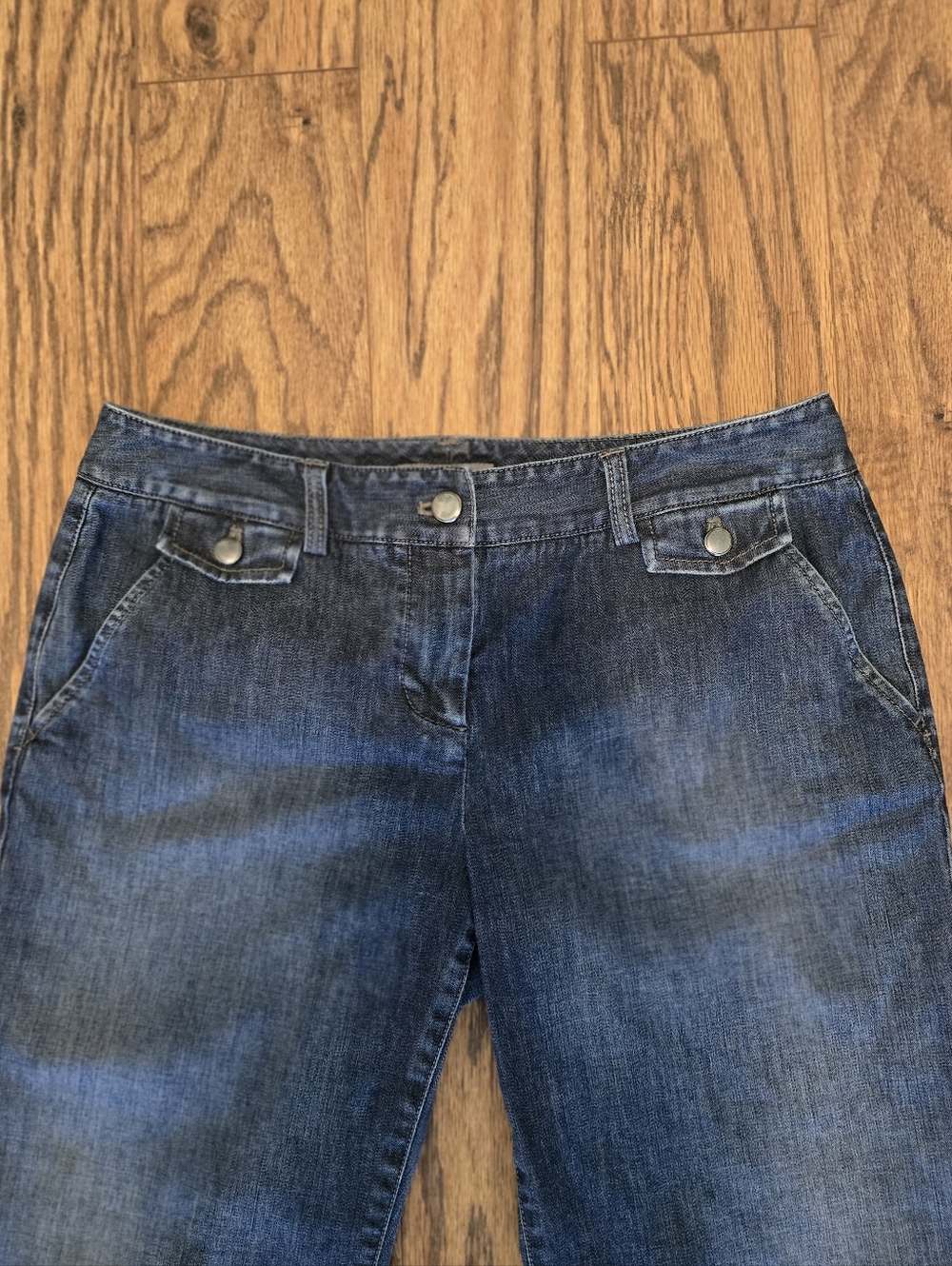 Ann Taylor Wide Leg Ankle Jeans EUC - Women's Size 8 - Picture 2 of 10